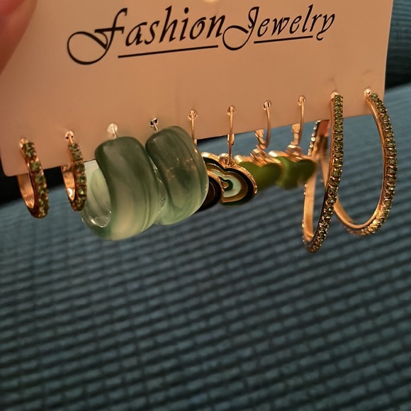 GREEN HOOPS! - Picture 2 of 3